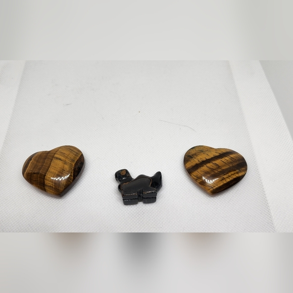 Tigers Eye hearts and stegosaurus - Picture 2 of 5